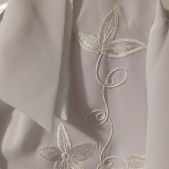 Amanda Long Sleeve Blouse, Size Medium, Clean and Good Condition - Picture 3 of 5